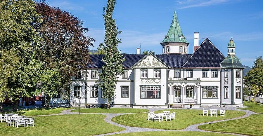 Bårdshaug Herregård